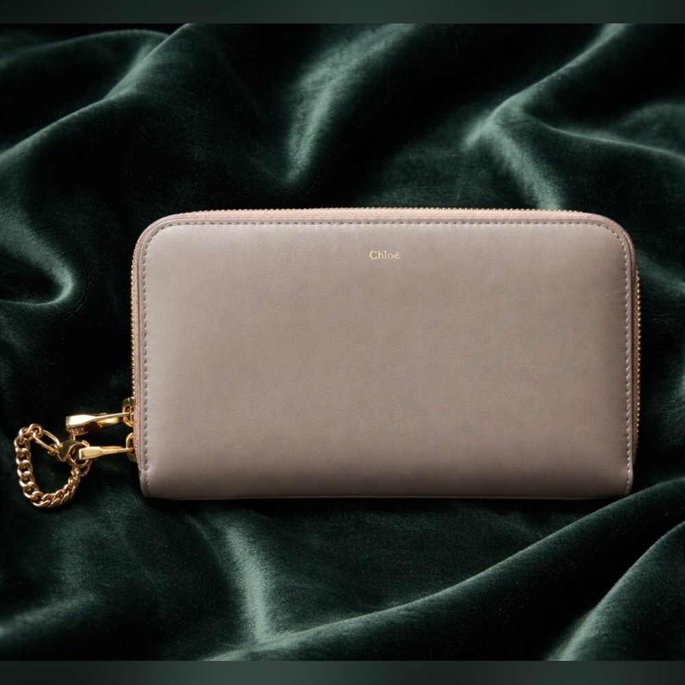 Chloé  two ton Taupe Zip Wallet with Gold Chain Accent